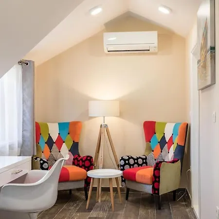 Elegant & Πανσιόν