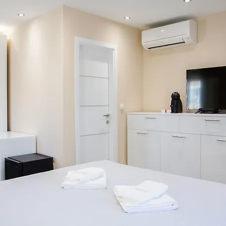 Elegant & Πανσιόν 4*