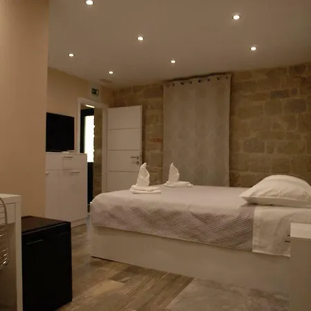 Πανσιόν Elegant &