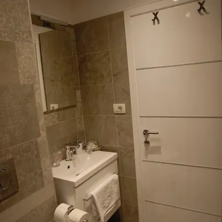 Elegant & Πανσιόν 4*